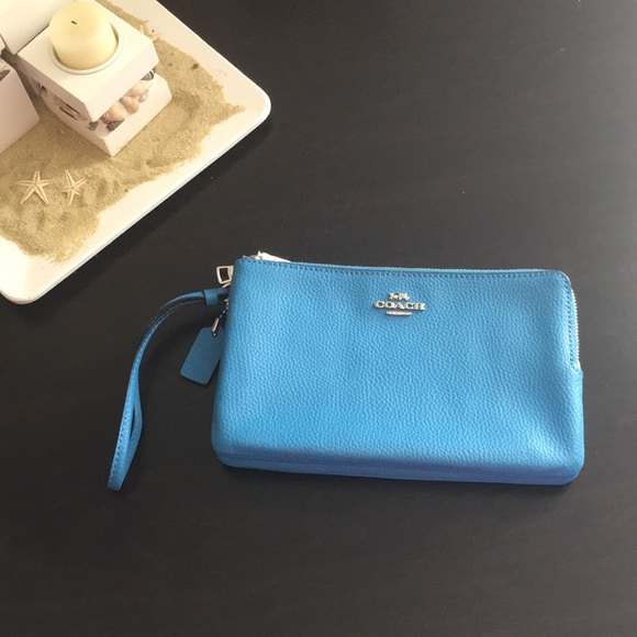 Coach Handbags - Like new large Coach zipper wallet